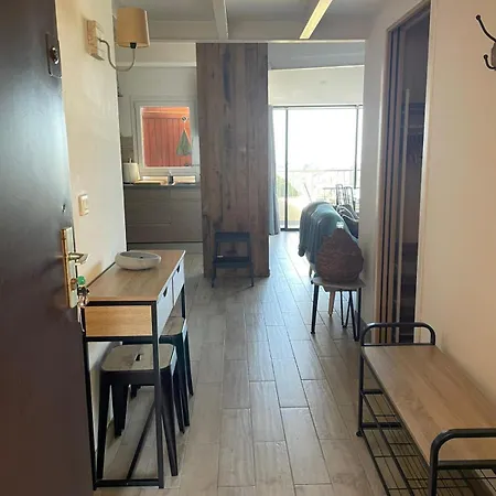Open-plan T2 With Sea View La Croix-Valmer